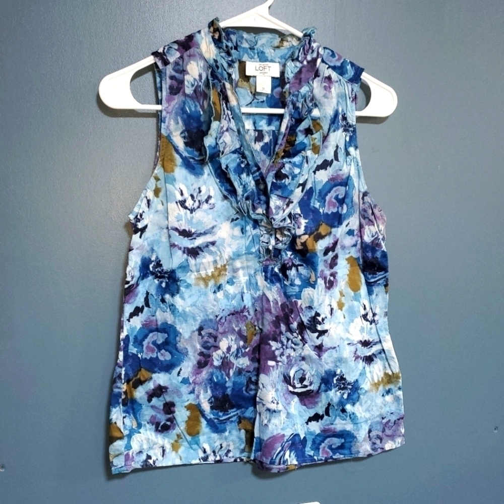 𝅺Blue flower ruffle top Small Petite